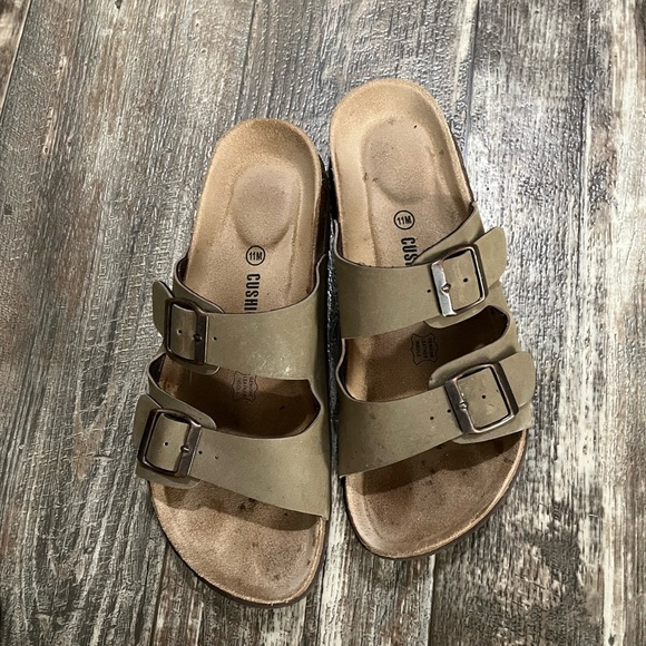 Cushionaire Sandals - Picture 1 of 4